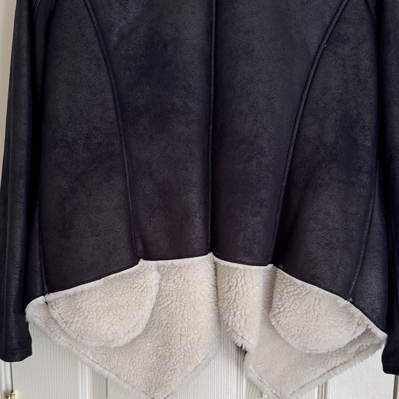 Lisa Rinna Collection Faux Suede Jacket with Faux Fur Lining – Size 12 - Picture 3 of 10